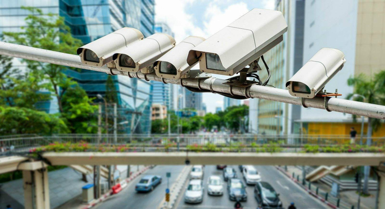 弱电施工，物流场监控,酒店监控，LED大屏幕，智能家居系统，